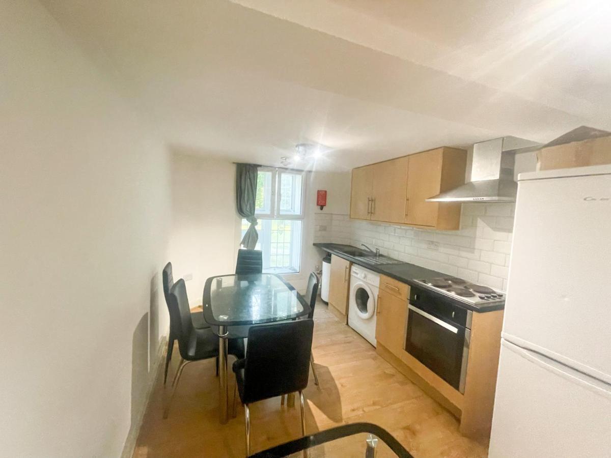 96 Uxbridge Road Apartments Лондон Экстерьер фото